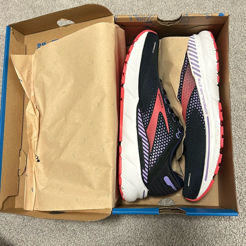 Women’s Brooks Adrenaline GTS 22